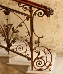 Перила с коричневым деревянным поручнем Код: ЛП-322